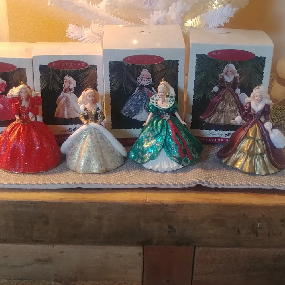 Vintage Holiday Barbie collectors Series 1-4 - Picture 10 of 10